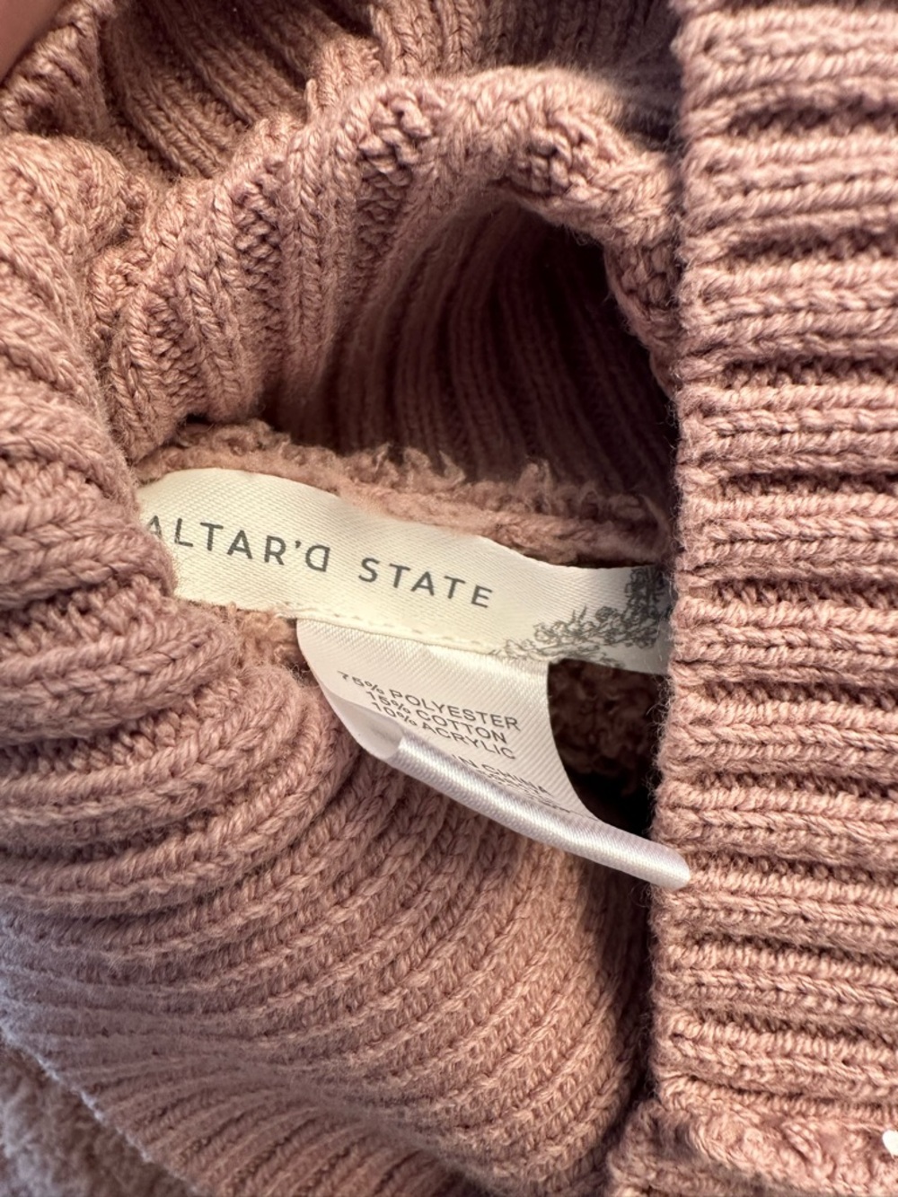 Altar’d state Sherpa pullover large - Picture 3 of 3